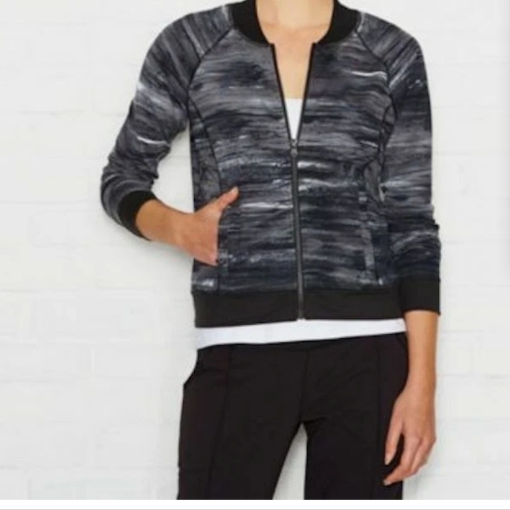 Lucy Defining Moment Jacket Black Storm Print sz.M